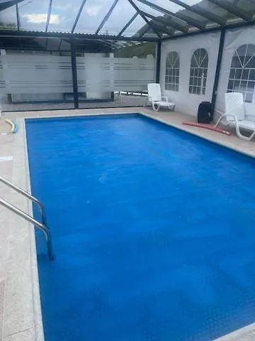 Dogsland Bellevue - Bienvenidos - Ferienwohnungen Quito Ecuador